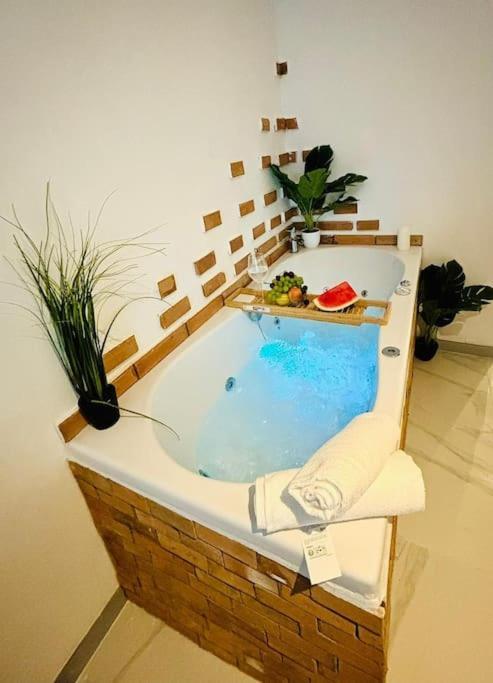 Studio Love Jacuzzi Марсель Екстер'єр фото