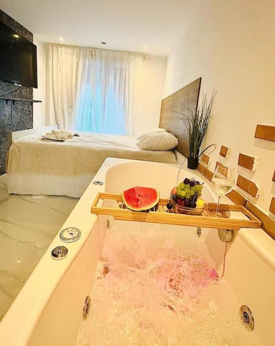 Studio Love Jacuzzi Марсель Екстер'єр фото